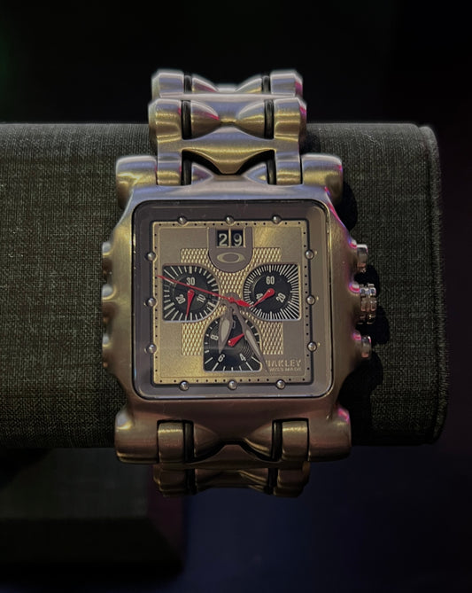 Oakley Minute Machine 10-194 - Fabeau & Co.